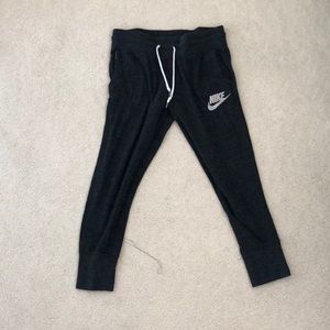 Cropped joggers